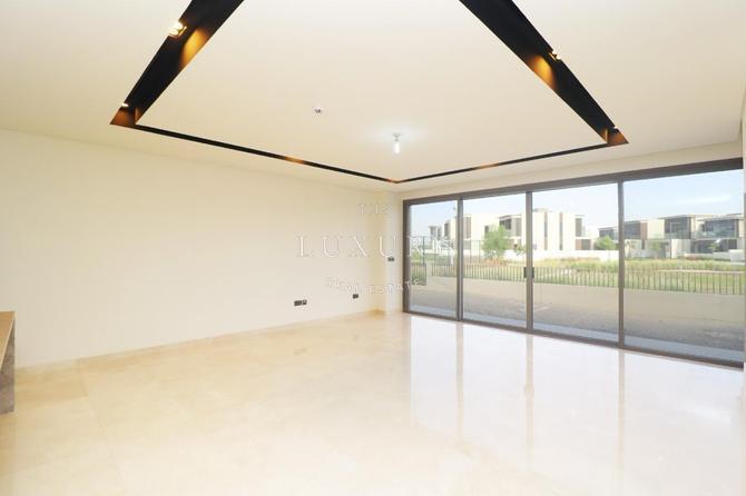 Spacious houses in Dubai for sale with modern designs.