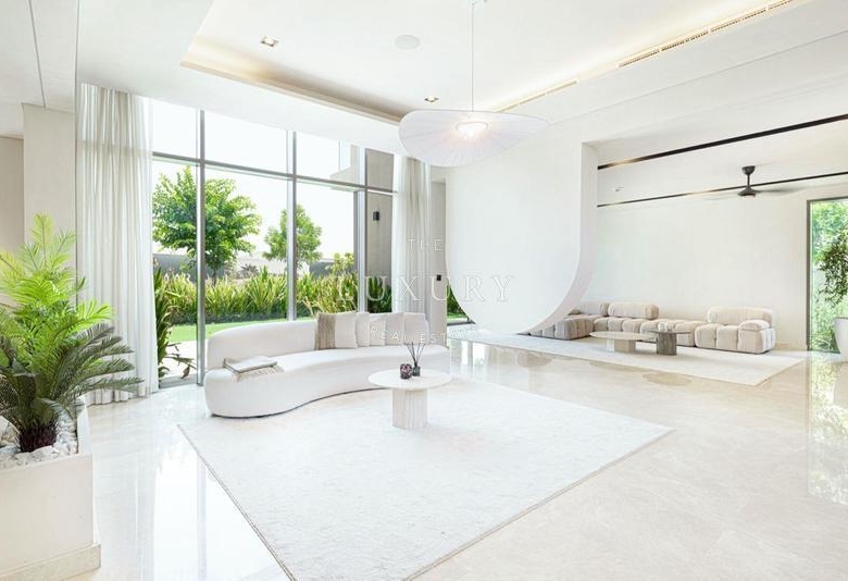 Luxurious Palm Jumeirah villas for sale with waterfront access.