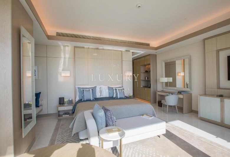 Iconic luxury real estate in Dubai with panoramic views.